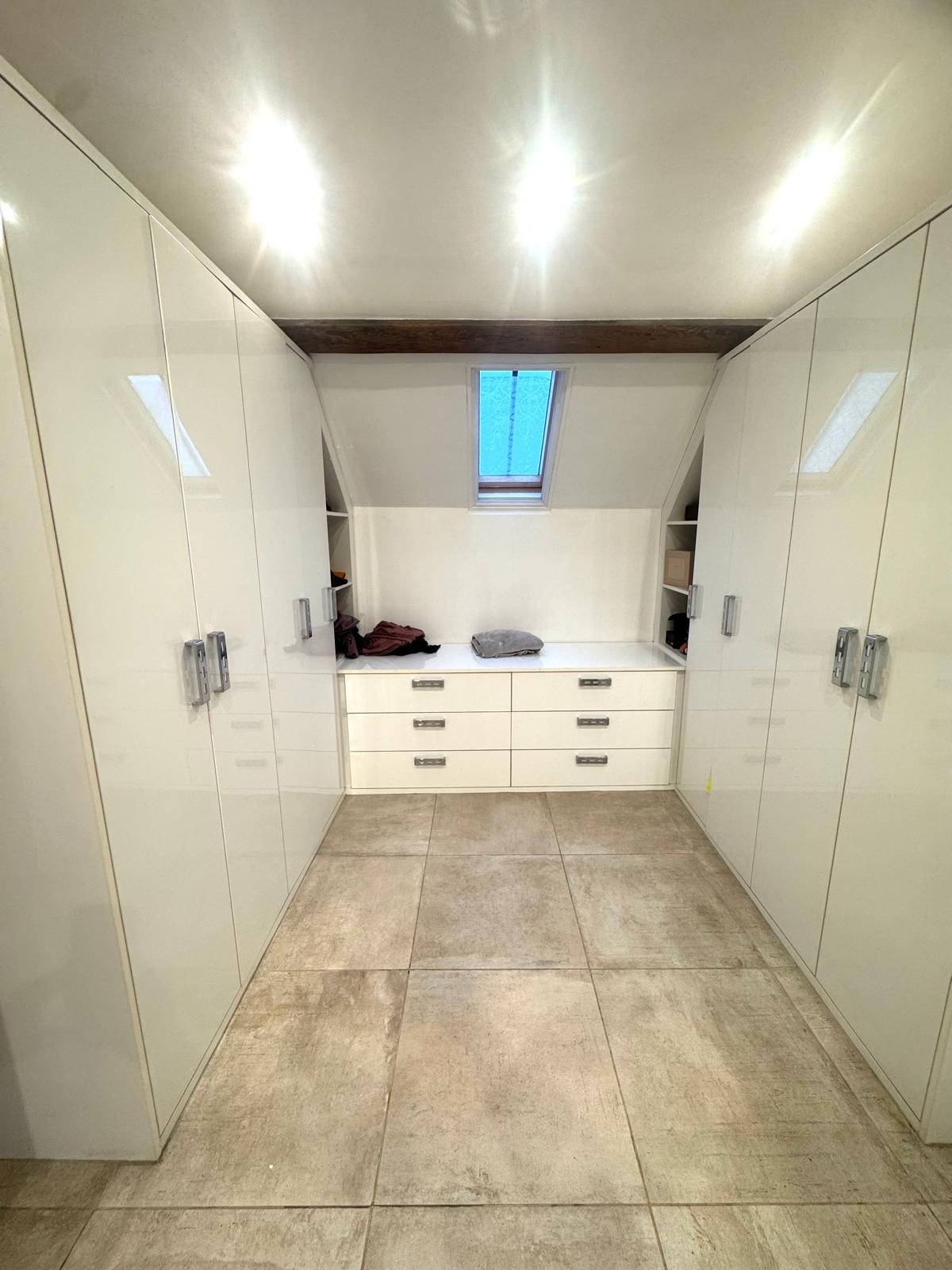 6147f699-7b99-4f3c-81e8-f65931d2d956